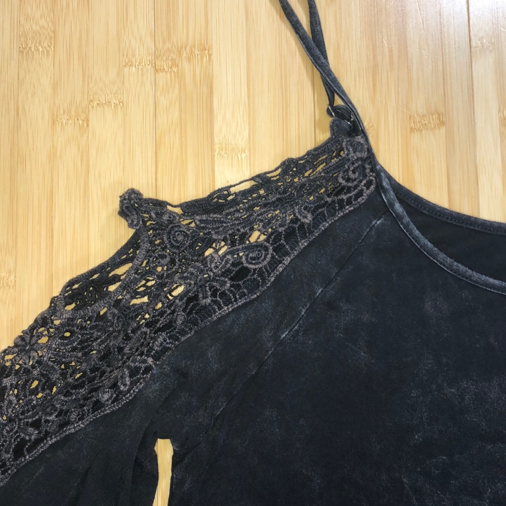 Infinity Raine Cold Shoulder Tunic NWT - Picture 3 of 8